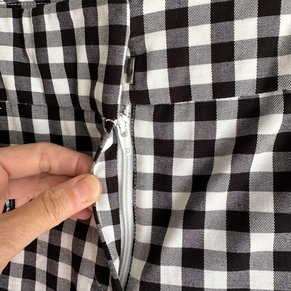 ANN TAYLOR Factory Signature Black & White Gingham Ladies Capri Trousers, 10 - Picture 6 of 6